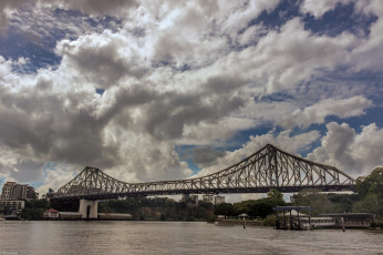 Картинка города -+мосты небо облака город мост