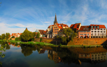 Картинка города -+пейзажи отражение вода небо германия ulm река набережная дома