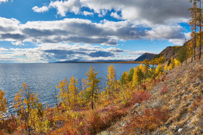 Обои картинки фото байкал, природа, реки, озера, осень, облака, берег, озеро, россия