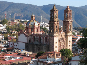 Картинка города католические соборы костелы аббатства мексика