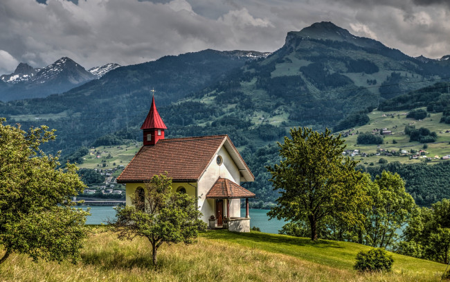 Обои картинки фото города, - пейзажи, chapel, vorderbethlis, lake, walensee, alps, switzerland, озеро, валензе, альпы, швейцария, часовня, горы, деревья