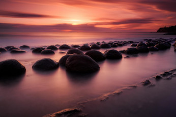 Картинка природа побережье закат пляж море берег камни