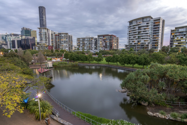 Обои картинки фото roma street parklands brisbane, города, брисбен , австралия, пруд, парк