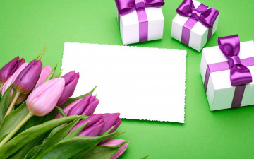 Картинка праздничные подарки+и+коробочки тюльпаны бутоны подарки банты ленты