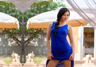 Картинка девушки malena+fendi синее платье коса