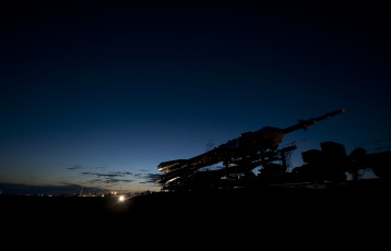 Картинка космос космодромы стартовые площадки ракета ночь железная+дорога роскосмос союз