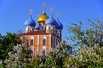 Картинка города православные церкви монастыри рязань  успенский собор