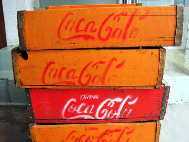 Обои картинки фото бренды, coca-cola, ящики