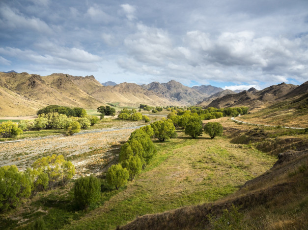 Обои картинки фото новая зеландия, природа, горы, трава, облака