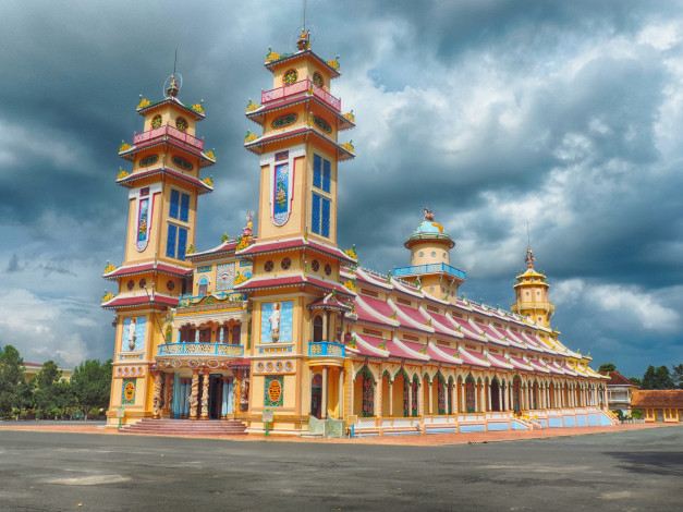 Обои картинки фото вьетнам, города, - буддийские и другие храмы, облака, асфальт, деревья