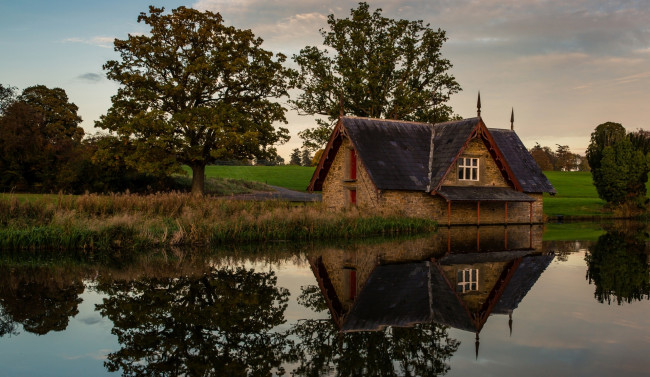 Обои картинки фото ирландия, города, - пейзажи, водоем, дом, деревья