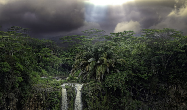 Обои картинки фото природа, водопады, деревья, тучи