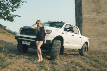 Картинка toyota+tundra автомобили -авто+с+девушками девушка белый автомобиль tundra toyota