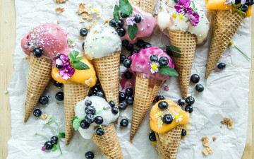 Картинка еда мороженое +десерты рожки ассорти черника вафельные
