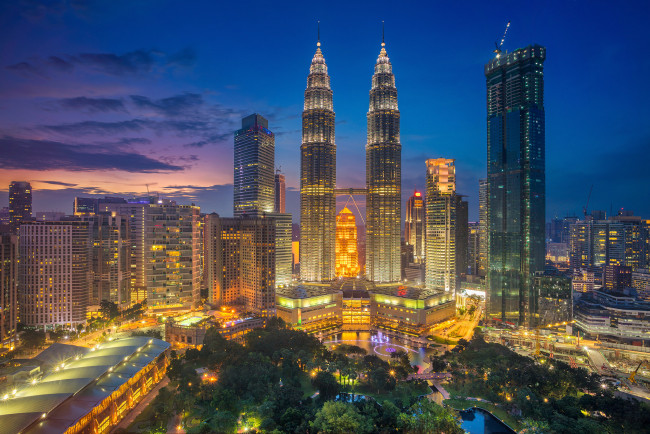 Обои картинки фото kuala lumpur, города, куала-лумпур , малайзия, небоскребы, панорама