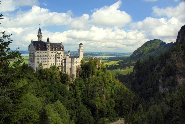 Обои картинки фото города, замок, нойшванштайн, германия, пейзаж, лес, горы
