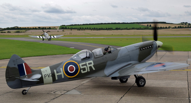 Обои картинки фото spitfire tr, авиация, лёгкие одномоторные самолёты, истребитель