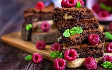 Картинка еда торты ягоды малина выпечка пирожное десерт