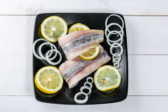 Картинка еда рыбные+блюда +с+морепродуктами селедка лимон лук