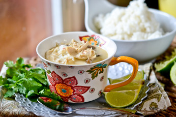 Картинка thai coconut chicken soup еда первые блюда кружка суп петрушка лайм