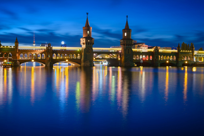 Обои картинки фото города, берлин , германия, город, ночь, огни, река, берлин
