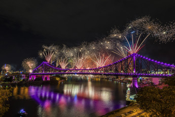 Картинка разное салюты +фейерверки салют ночные огни мост река