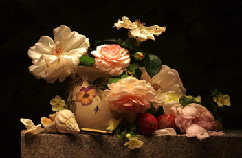 Картинка цветы розы абрикос ракушки композиция