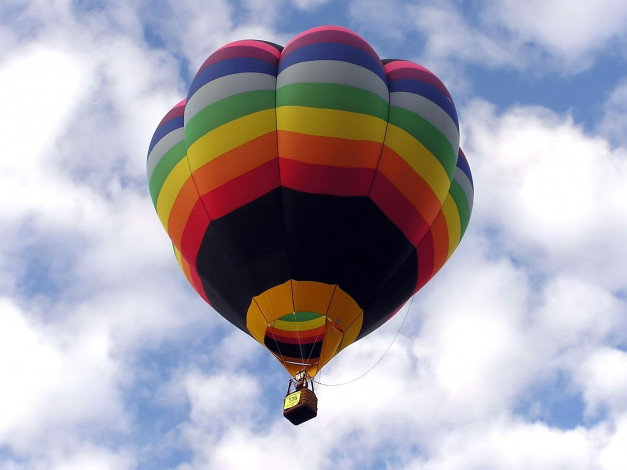 Обои картинки фото flying, solo, авиация, воздушные, шары