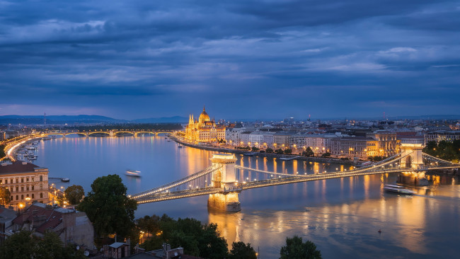 Обои картинки фото города, будапешт , венгрия, река, дунай, панорама, мосты, вечер, огни