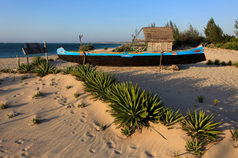 Картинка корабли лодки шлюпки лачуга песок море