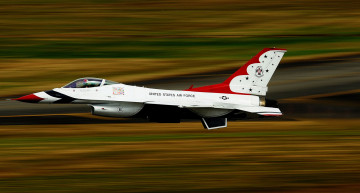Картинка f-16+fighting+falcon авиация боевые+самолёты истребитель полет скорость ввс сша
