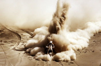 Картинка спорт автоспорт ралли гонка пустыня мотоцикл песок