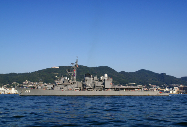 Обои картинки фото корабли, крейсеры, линкоры, эсминцы, вода, горы