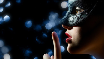 Картинка разное маски карнавальные костюмы жест