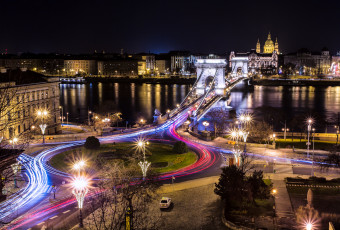 обоя chain bridge,  budapest, города, будапешт , венгрия, город, огни, река, магистраль, ночь, мост