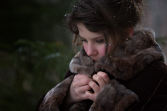 Картинка девушки -unsort+ брюнетки +шатенки девушка зима снежинки волосы шуба лицо