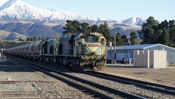 Картинка kiwirail+loco`s+dxc+5172+&+dxc+5356+leading+a+coal+train техника поезда локомотив грузовой состав вагоны рельсы железная дорога