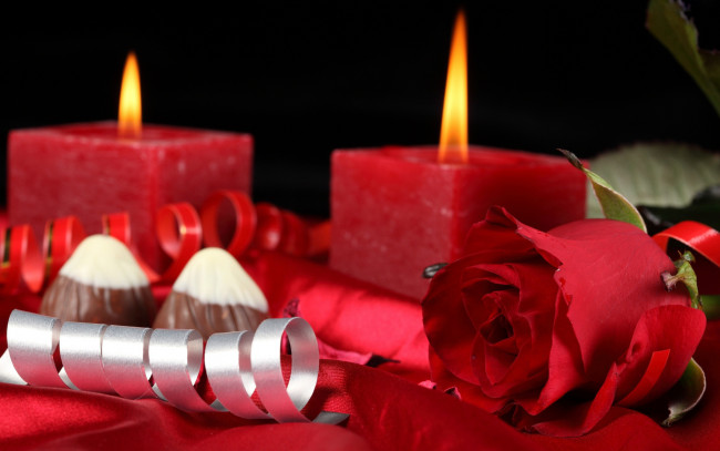Обои картинки фото праздничные, день, св, валентина, сердечки, любовь, свечи, ленты, конфеты, роза