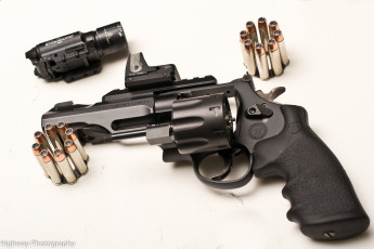 Картинка оружие револьверы пули ствол