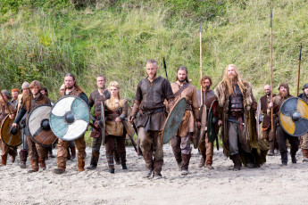обоя кино фильмы, vikings , 2013,  сериал, vikings, сериал, атака, воины, викинги