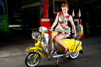Картинка мотоциклы мото+с+девушкой желтый чулки сарафан туфли