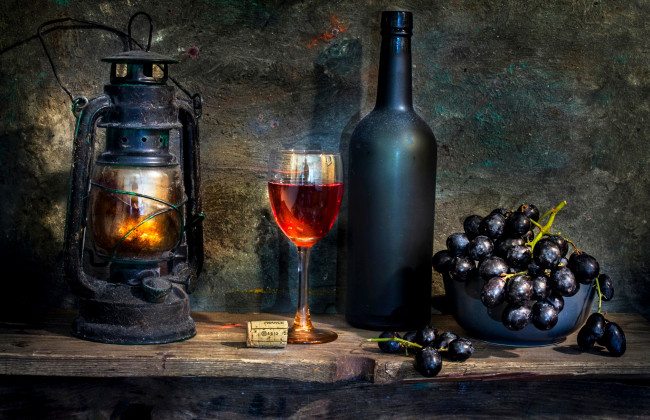 Обои картинки фото еда, натюрморт, вино, бутылка, лампа, the, last, of, summer, wine