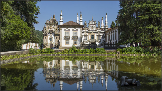 Обои картинки фото mateus - vila real - portuga, города, - здания,  дома, пруд, особняк, парк