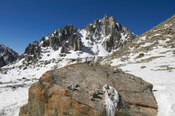 Картинка тибет +вершина+перевала+дролма-ла природа горы снег перевал ледник паломничество скалы