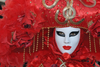 Картинка разное маски +карнавальные+костюмы перья