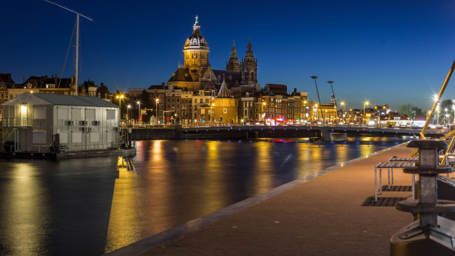 Обои картинки фото города, - католические соборы,  костелы,  аббатства, церковь, святого, николая, ночью, город, амстердам