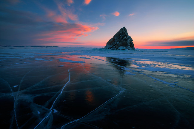 Обои картинки фото природа, зима, море, скала, лед