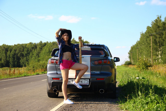 Обои картинки фото автомобили, -авто с девушками, mitsubishi, lancer