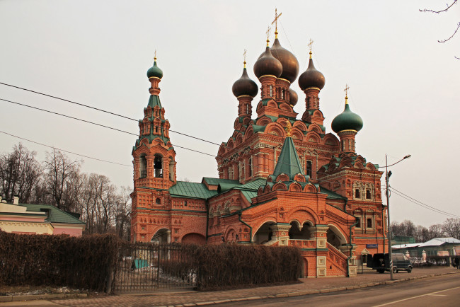 Обои картинки фото храм, троицы, живоначальной, останкино, города, москва, россия, купола