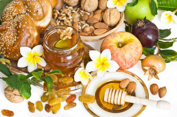 Картинка еда разное изюм цветы мёд орехи яблоки плюмерия